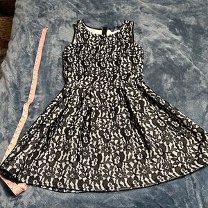 Black and White Lace-Pattern Sleeveless Dress.